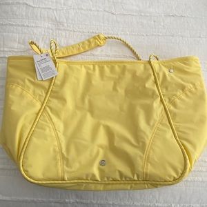 Lululemon snap tote